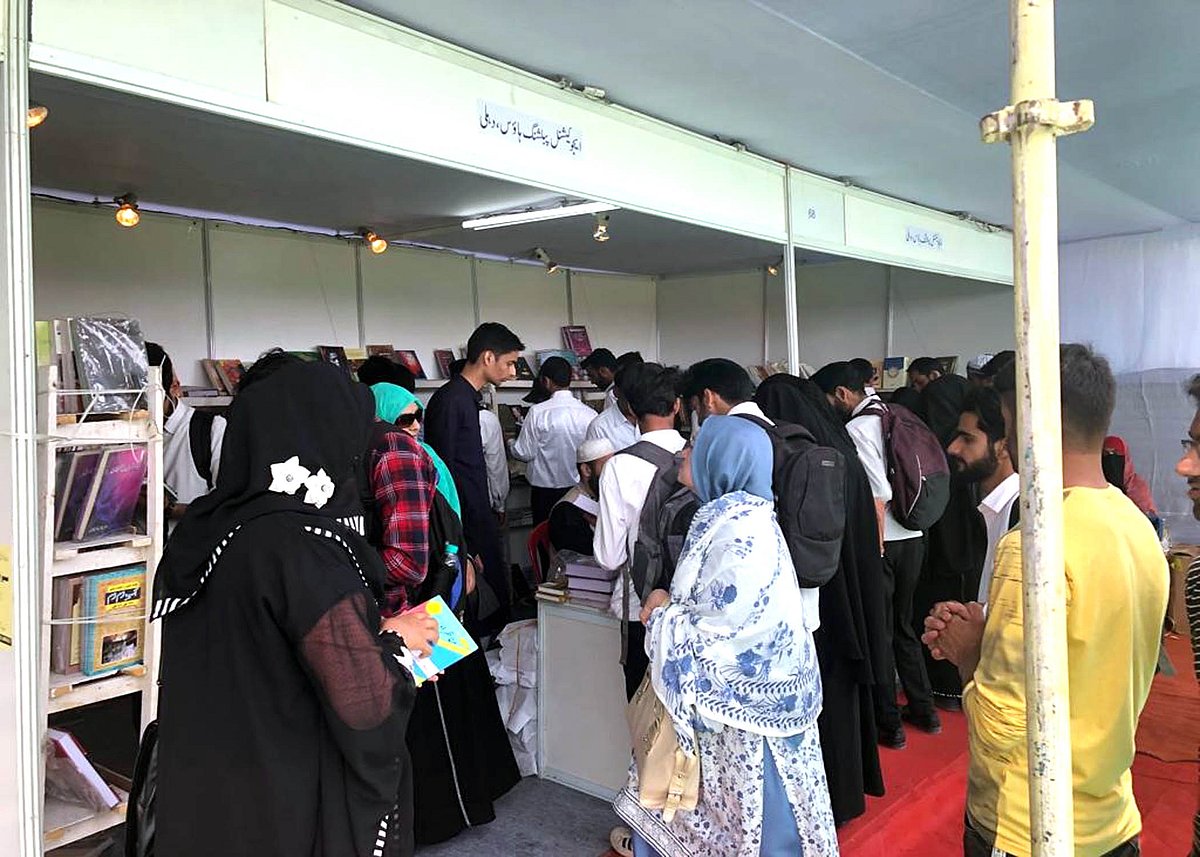 کشمیر یونیورسٹی میں جاری کتاب میلہ آخری مرحلے میں داخل، ناشرین خوش اور مطمئن