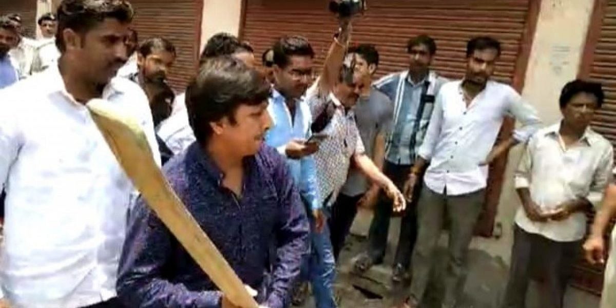 کیلاش وجے ورگیہ کے ’بلے باز‘ ایم ایل اے بیٹے آکاش کی عرضی ضمانت منظور