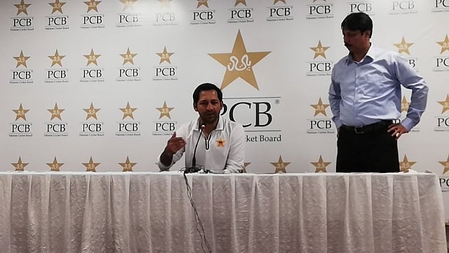 عالمی کپ سے باہر ہوئی پاکستانی ٹیم پہنچی گھر، ائیرپورٹ کا نظارہ دیکھ سبھی حیران
