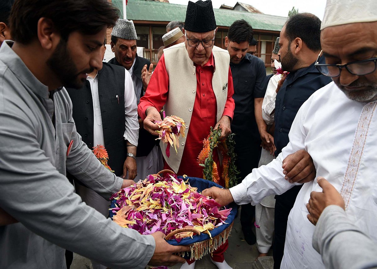 کشمیر: ’یوم شہدا‘ کے موقع پر ہڑتال، امرناتھ یاترا اور ٹرین سروس معطل