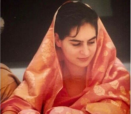 ٹوئٹر پر چھایا ’ساڑی‘ کا خمار، پرینکا گاندھی نے شیئر کی 22 سال پرانی دلکش تصویر