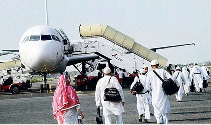 حج بیت اللہ: دہلی سے 28 خواتین کی ہوئی بغیر محرم روانگی، آخری قافلے کی روانگی منگل کی شب