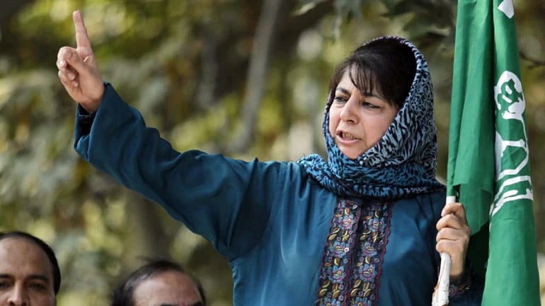 کشمیر ایک سیاسی مسئلہ ہے، اس کا کوئی فوجی حل نہیں: محبوبہ مفتی