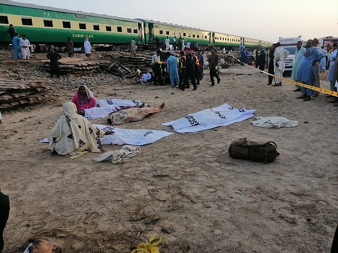 پاکستان میں ریل حادثہ، 14 افراد ہلاک، 79 زخمی