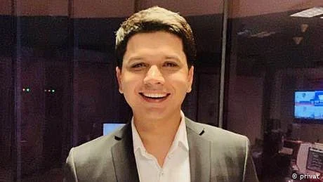 نیوز اینکر مرید عباس