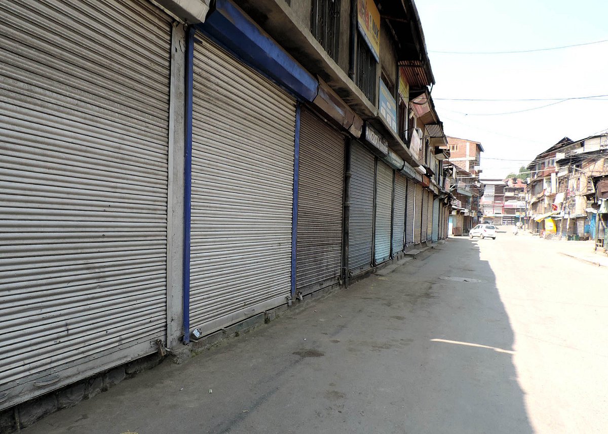 کشمیر میں بند کا 25 واں دن، مواصلاتی خدمات پر پابندی جاری