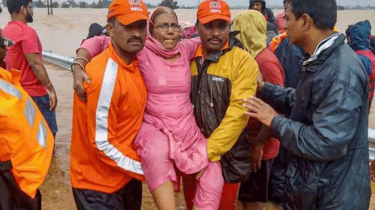بارش سے 5 ریاستوں میں لوگوں کی زندگی محال، راہل گاندھی کا وائناڈ دورہ 11 اگست کو