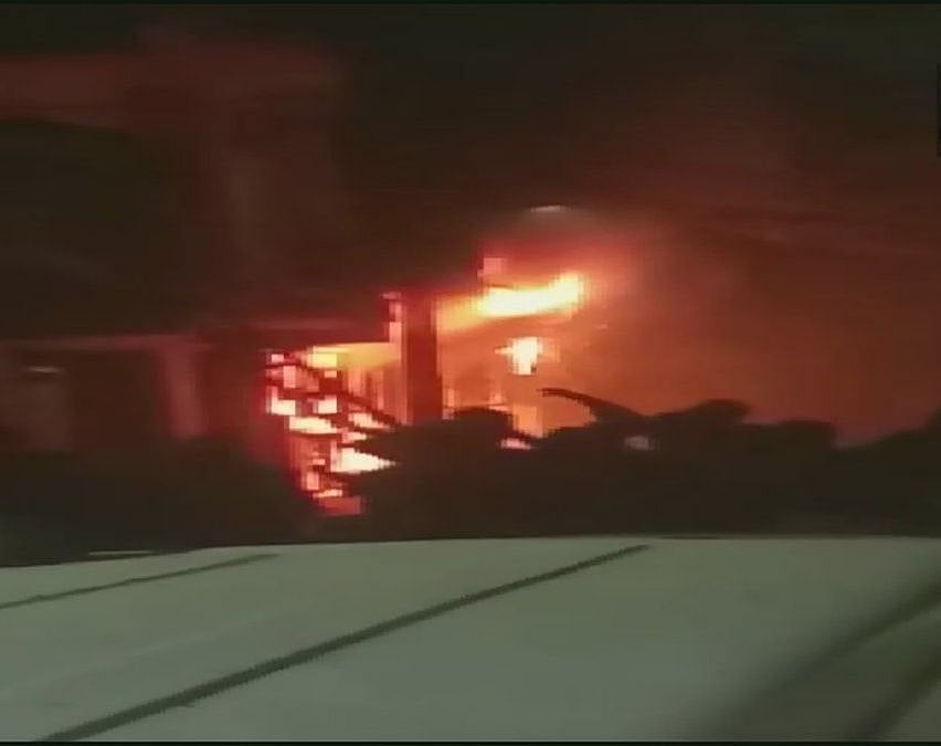 ویڈیو... دہلی کے ذاکر نگر میں کثیر منزلہ عمارت میں لگی زبردست آگ، 6 ہلاک، 11 زخمی