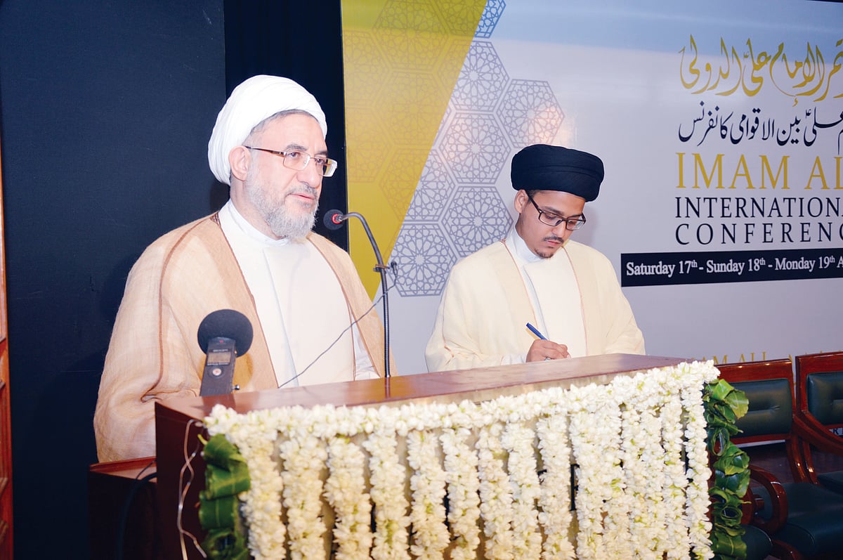 پوری عالم انسانیت کے لئے نجات دہندہ ہیں حضرت علیؑ کی تعلیمات
