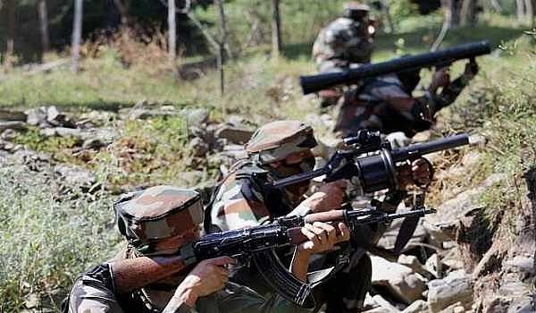 کشمیر: بانڈی پورہ میں ایل او سی پر گولہ باری، 15 رہائشی مکانات خاکستر