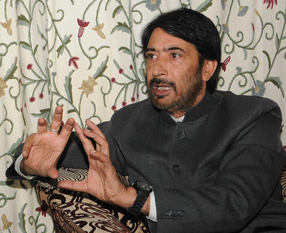 مودی حکومت بتائے کہ اس کے کشمیر میں کیا عزائم ہیں: غلام احمد میر
