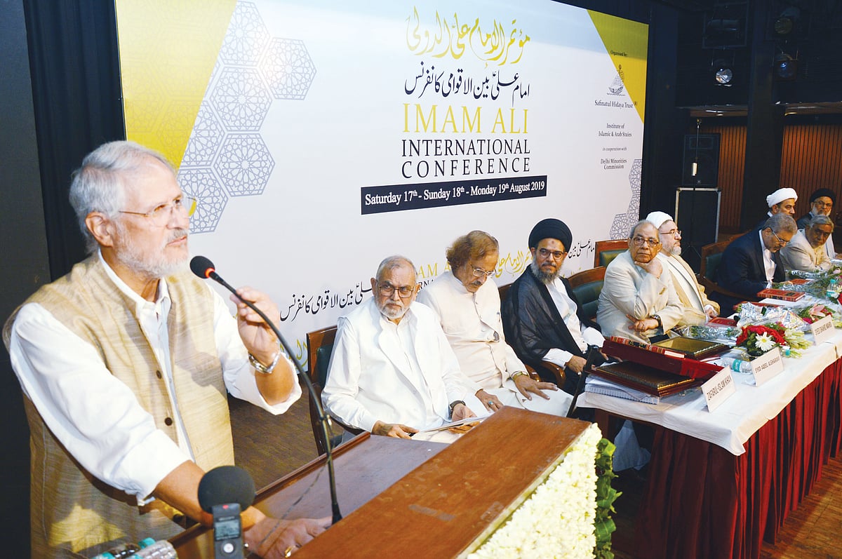 پوری عالم انسانیت کے لئے نجات دہندہ ہیں حضرت علیؑ کی تعلیمات