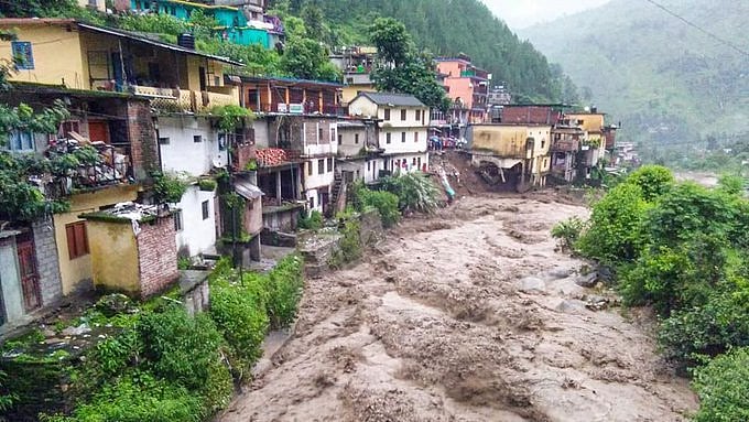 ملک بھر کے سیلاب متاثرہ علاقوں میں راحت اور باز آبادکاری کا  کام تیز