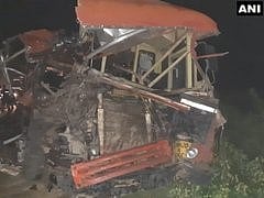 مہاراشٹر میں سڑک حادثہ، بس اور کنٹینر کی ٹکر میں 15 ہلاک، 35 زخمی