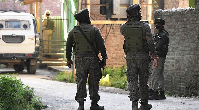 کشمیر: سوپور میں نامعلوم اسلحہ برداروں کی فائرنگ، ایک ہی کنبے کے 4 افراد زخمی
