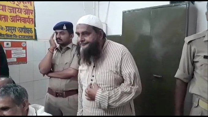 سیمی کے سابق صدر ڈاکٹر شاہد بدر اعظم گڑھ سے گرفتار