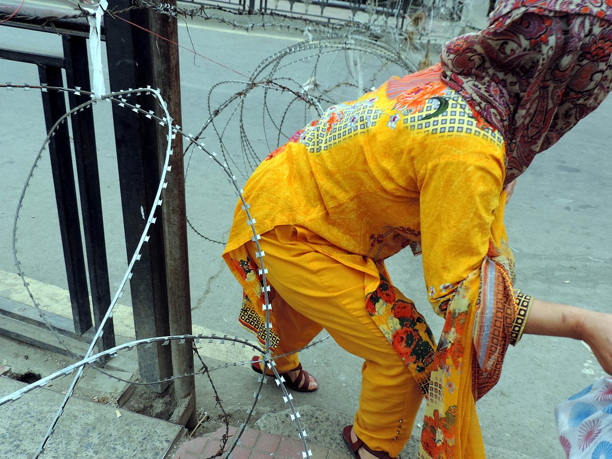 وادی کشمیر میں ہڑتال کا 55 واں دن، سری نگر کے کچھ حصوں میں پابندیاں جاری