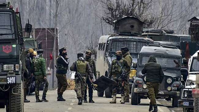 جموں و کشمیر: ہندوستانی فوجیوں کے ساتھ تصادم میں لشکر طیبہ کا موسٹ وانٹیڈ دَہشت گرد ہلاک