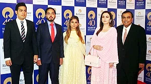 مشکل میں امبانی خاندان، بلیک منی ایکٹ کے تحت نوٹس جاری