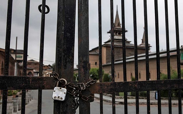 کشمیر: ہڑتال اور پابندیوں کا 89 واں دن، جامع مسجد میں 13 ویں بار نماز جمعہ پر روک