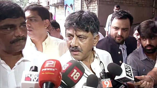 اقتصادی بحران سے توجہ ہٹانے کے لئے شیو کمار کو گرفتار کیا گیا، کانگریس کا بیان