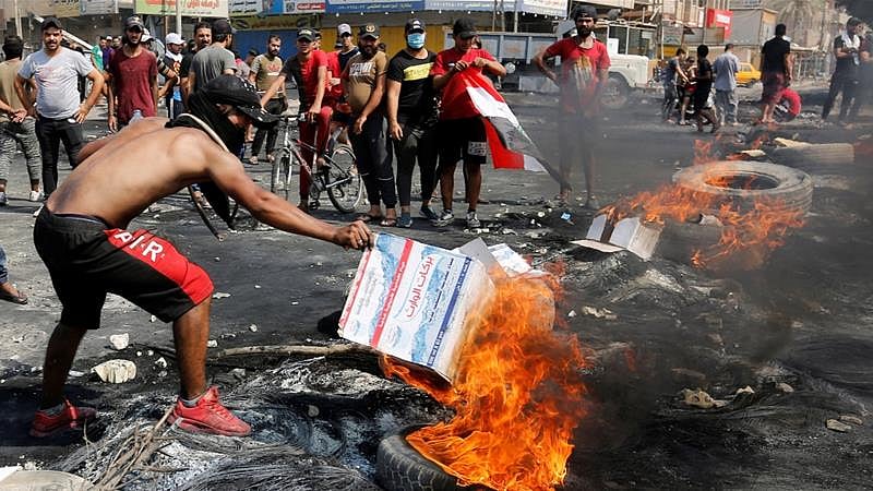 عراق: بغداد میں پرتشدد مظاہروں کے بعد کرفیو، ہلاکتوں کی تعداد 20 ہو گئی
