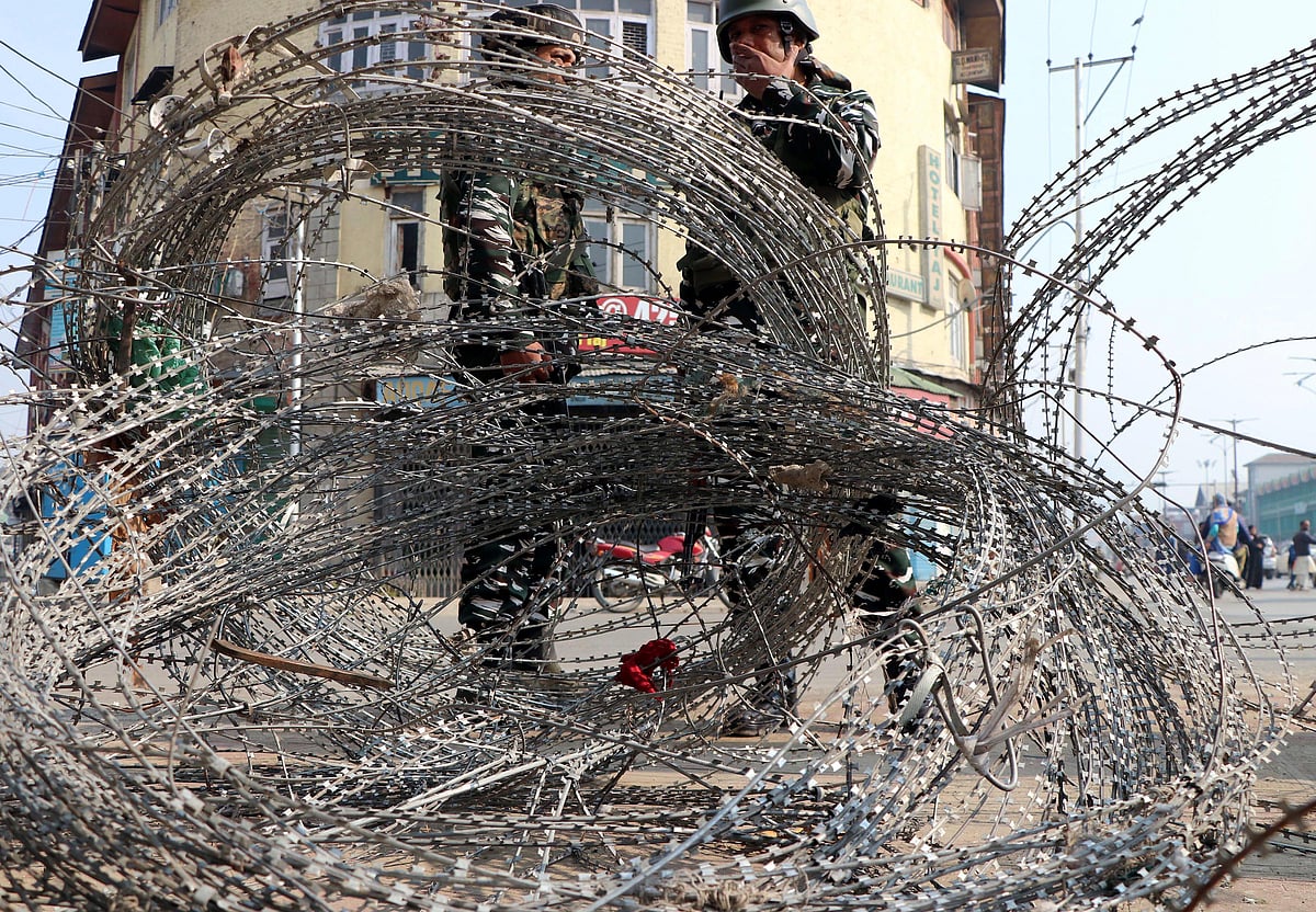 کشمیر: غیر یقینی صورتحال کے بیچ دسویں جماعت کے امتحانات شروع