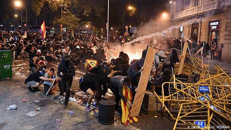 سپین: لاکھوں افراد کی پرامن ریلی، کے بعد پرتشدد واقعات