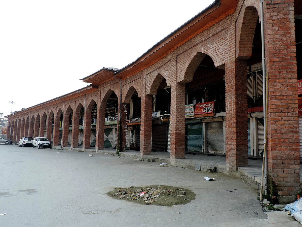 کشمیر میں بند کا 81واں دن، تاریخی جامع مسجد بارہویں جمعے کو بھی مقفل