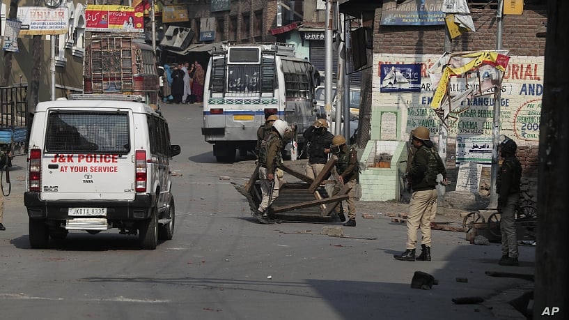 کشمیر میں ’حملہ آوروں‘ نے 5 مزدوروں کا قتل کیا