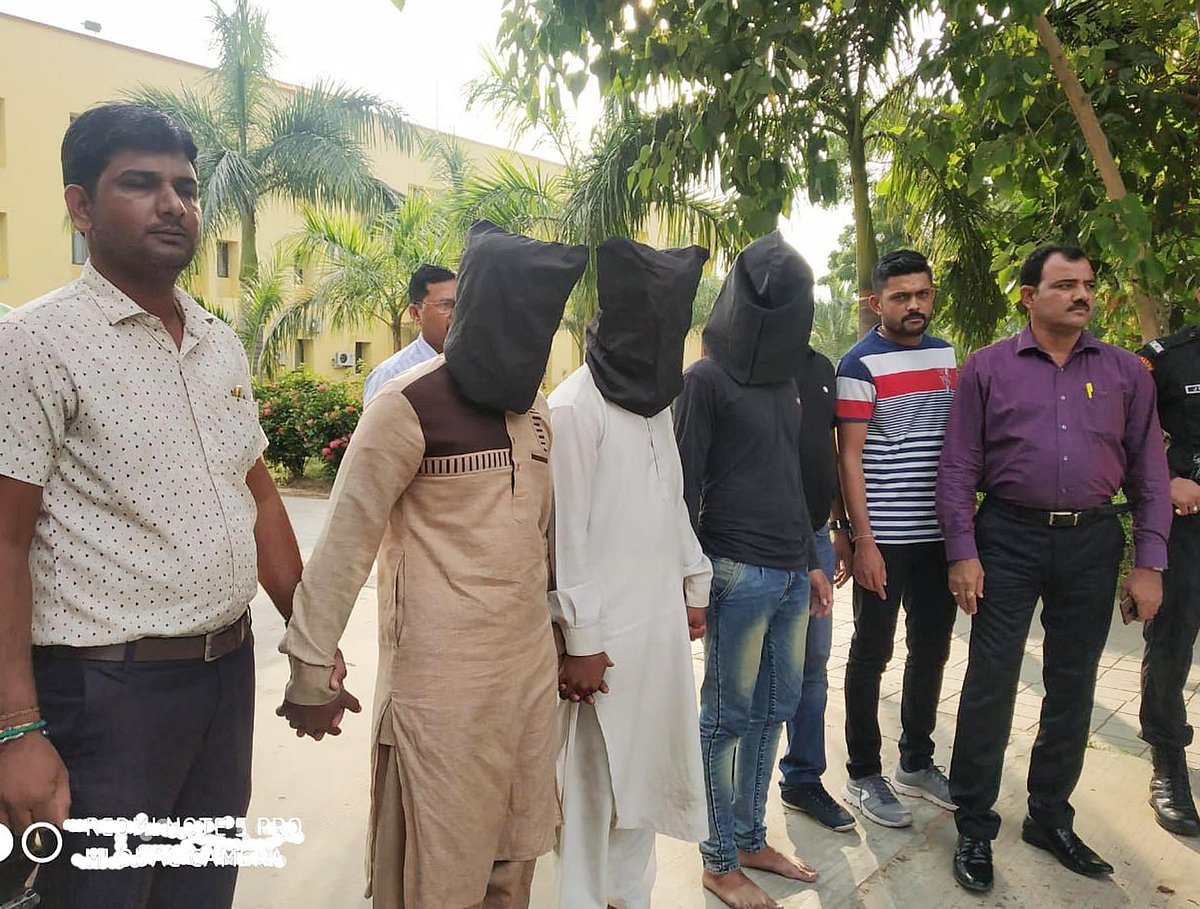  کملیش تیواری قتل: 72 گھنٹے کی ’سفری ریمانڈ‘ پر ملزمان، آج احمد آباد سے لایا جائے گا لکھنؤ
