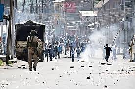 کشمیر میں 2 ماہ کے دوران 100 سیکورٹی اہلکار زخمی، سرکاری نوٹ میں انکشاف