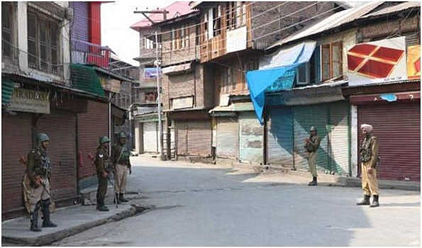 کشمیر میں ہڑتال کا 83 واں دن، غیر یقینی صورتحال ہنوز سایہ فگن