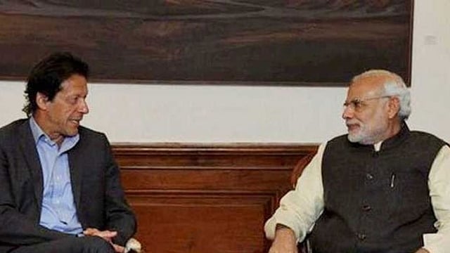 عمران خان سے ملاقات کی کوشش کر رہے ہیں نریندر مودی، پاکستانی اخبار کا دعویٰ
