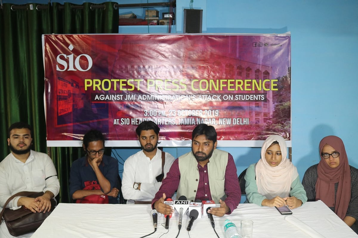 جامعہ میں طلبا سے مارپیٹ: یونیورسٹی انتظامیہ کو دہلی اقلیتی کمیشن کا نوٹس
