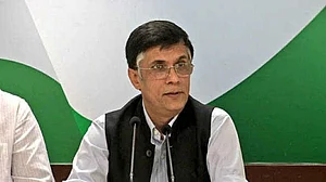 ’حکومت مندی سے نمٹنے کے بجائے فائدہ میں چل رہی کمپنیوں کو فروخت کرنے پَر آمادہ‘