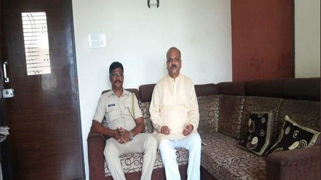 مالیگاؤں دھماکہ کے ملزم سمیر کا خاص خیال رکھ رہی بی جے پی حکومت، دیا سیکورٹی گارڈ