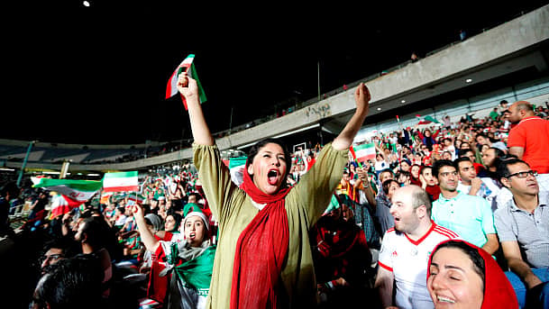 ایران: جمعرات کو ’آزادی اسٹیڈیم‘ میں رقم ہوگی تاریخ، 40 سال بعد خواتین دیکھیں گی میچ