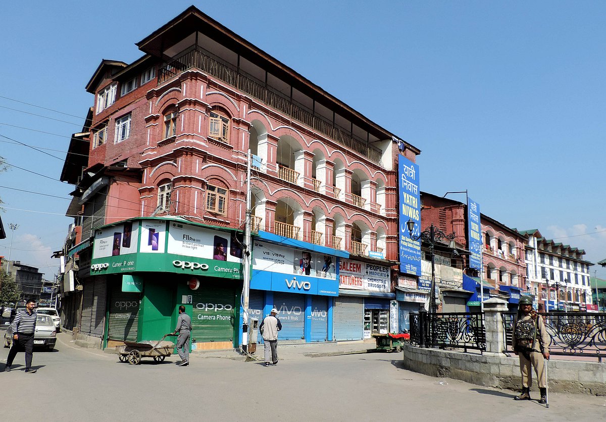 کشمیر میں بند کا 81واں دن، تاریخی جامع مسجد بارہویں جمعے کو بھی مقفل