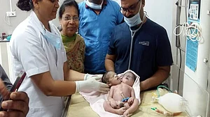 مدھیہ پردیش میں ہوئی 2 سر، 3 ہاتھ اور 4 پنجے والے بچے کی پیدائش، ڈاکٹرس حواس باختہ