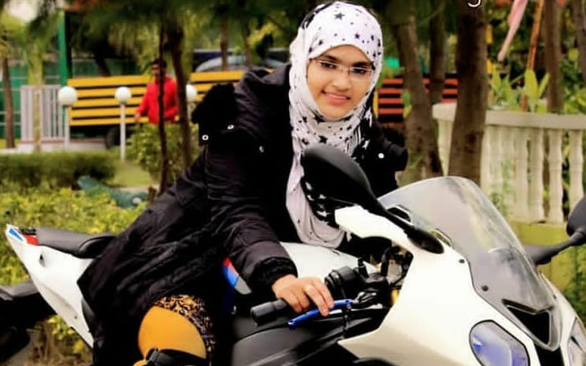 لکھنؤ کی برقعہ رائیڈر عائشہ امین، ’میں ماڈرن ہوں لیکن برقعہ میری طاقت ہے‘