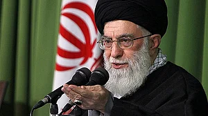 ہنگامہ کے پیچھے سیاسی مخالفین اور غیر ملکی دشمن عناصر: خامنہ ای