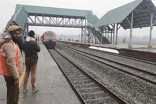 کشمیر: بارہمولہ - بانہال ریل سروس دو روز بعد بحال