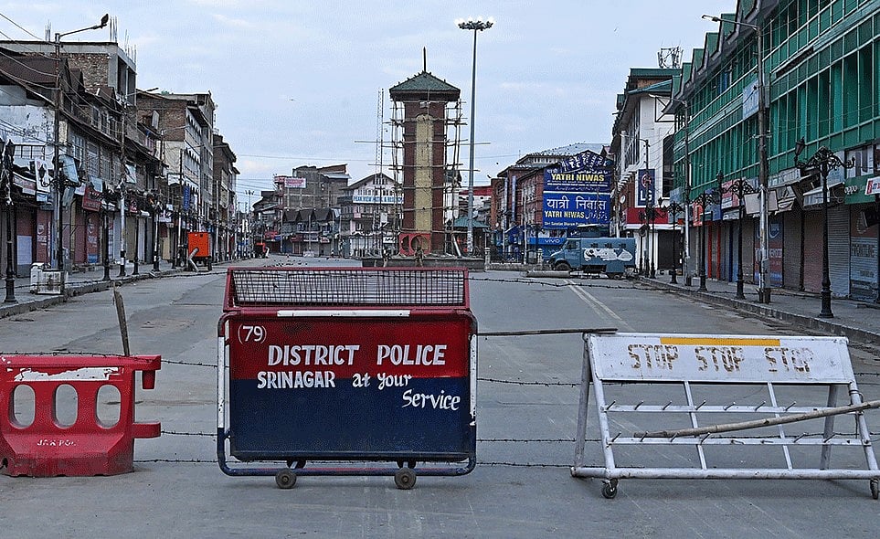 کشمیر میں غیر یقینی صورتحال کا 104 واں دن، ہنوز غیر اعلانیہ ہڑتالوں کا سلسلہ جاری