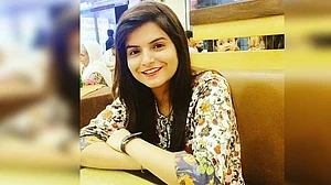 پاکستان: قتل سے پہلے طالبہ نمرتا کماری کی عصمت دری کی گئی، پوسٹ مارٹم رپورٹ میں انکشاف