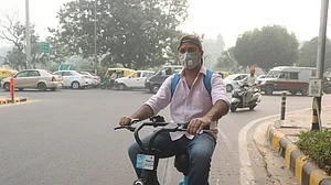 دہلی کے بعد لکھنؤ بھی ’گیس چیمبر‘ میں تبدیل، آلودگی سے لوگوں کو چَکر آنے شروع