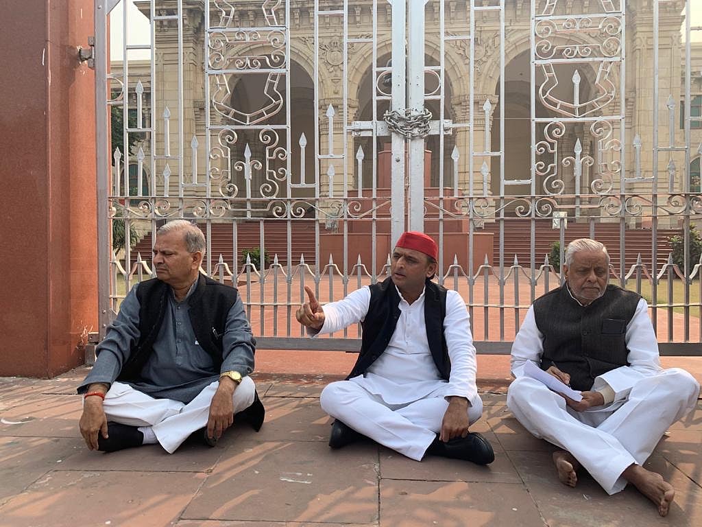 یوگی حکومت بیٹیوں کے حق میں نعرے تو لگاتی ہے، ان کی بات نہیں سنتی: اکھلیش یادو