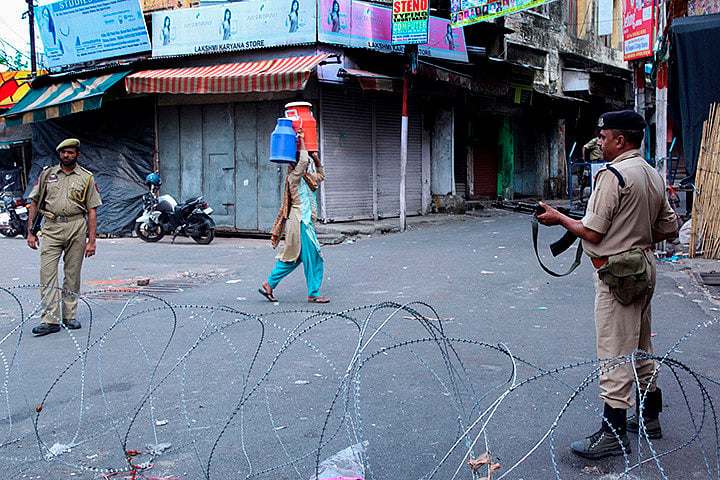کشمیر میں غیر یقینی صورتحال کا 120 واں دن، تجارتی سرگرمیاں عروج پر نظر آئیں