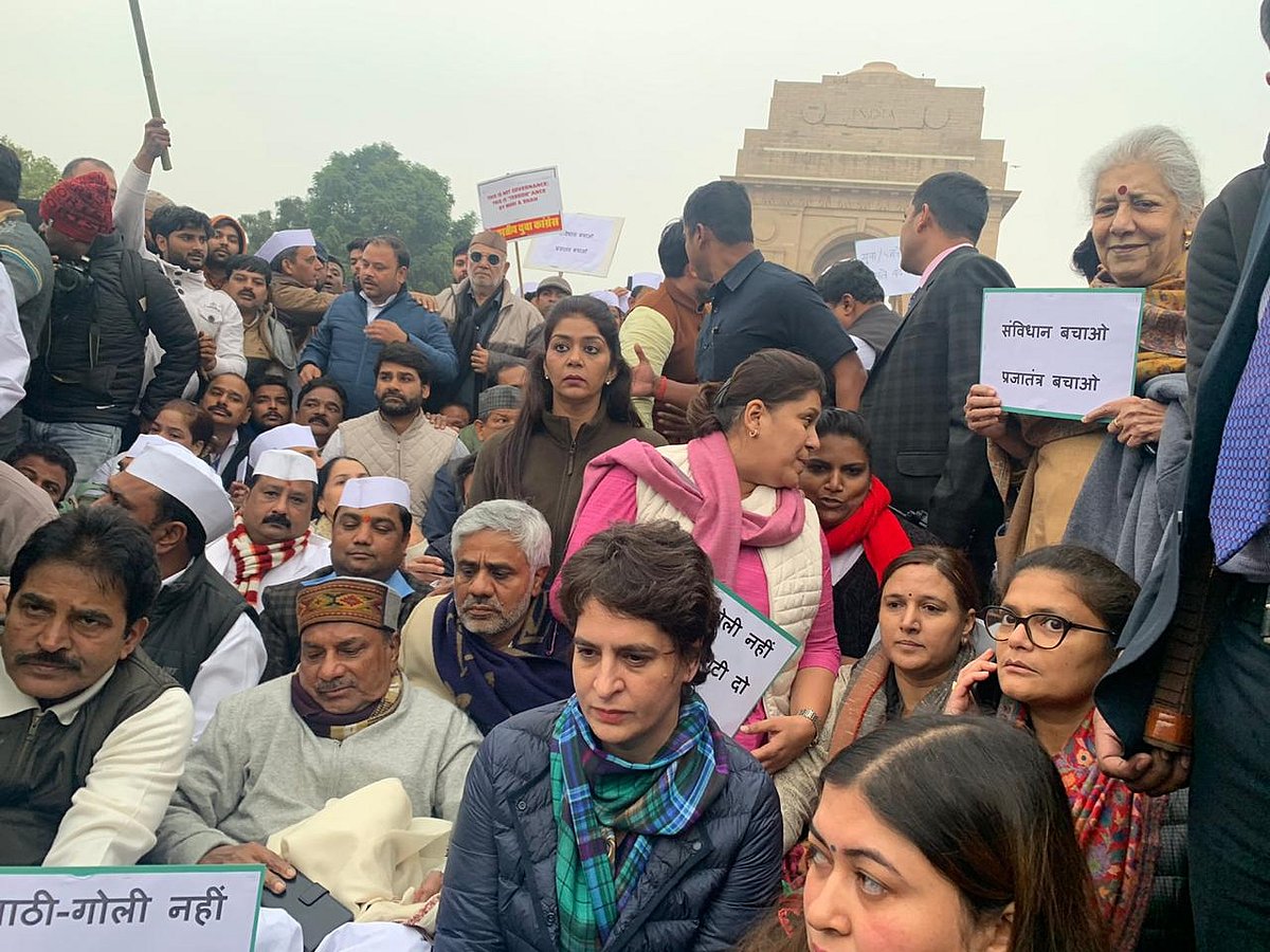 جتنی آواز دبائیں گے، اتنی ہی تیز آواز اٹھے گی: پرینکا گاندھی