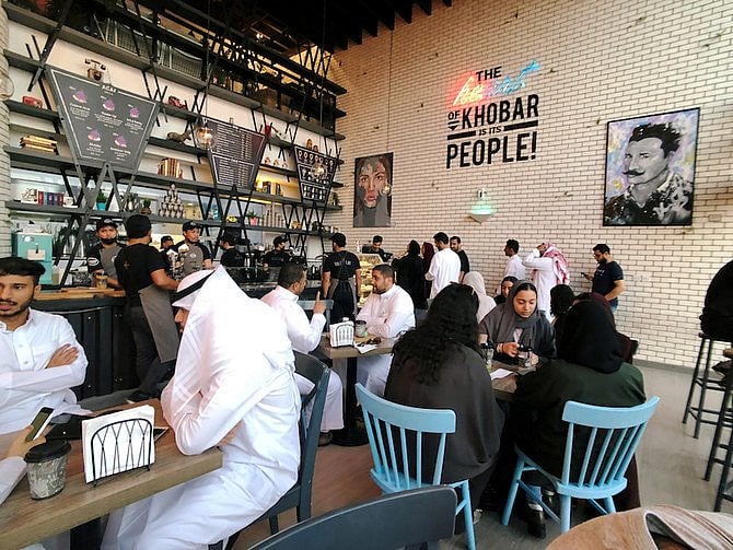 سعودی ریستورانوں میں صنفی امتیاز کا خاتمہ